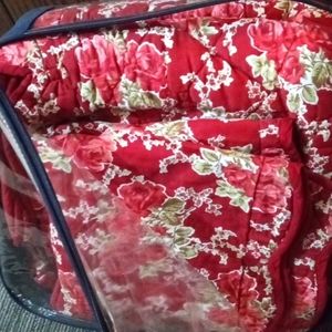 Twin quilt w 1 sham VGC